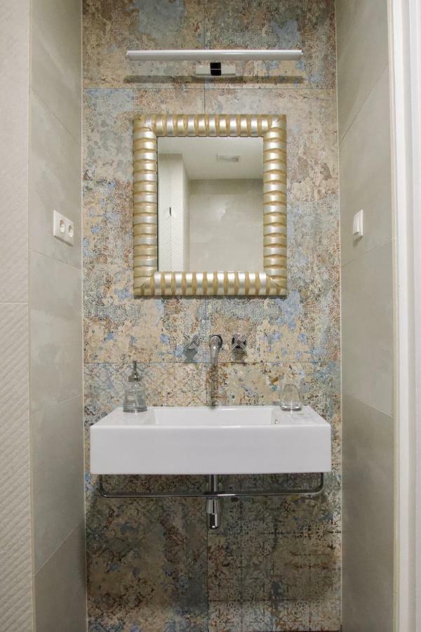 Luxury Apartment By Hi5 - Oktober 6 Street Βουδαπέστη Εξωτερικό φωτογραφία