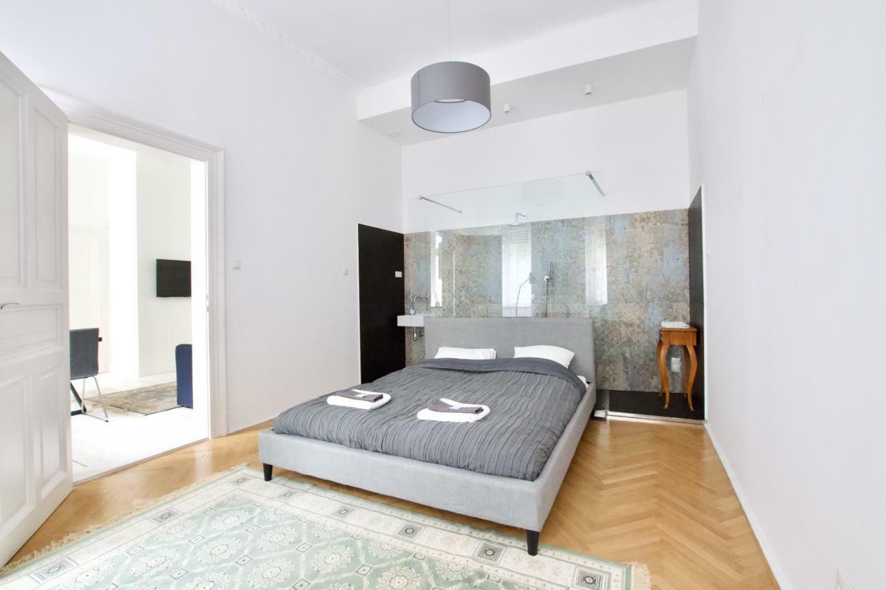 Luxury Apartment By Hi5 - Oktober 6 Street Βουδαπέστη Εξωτερικό φωτογραφία