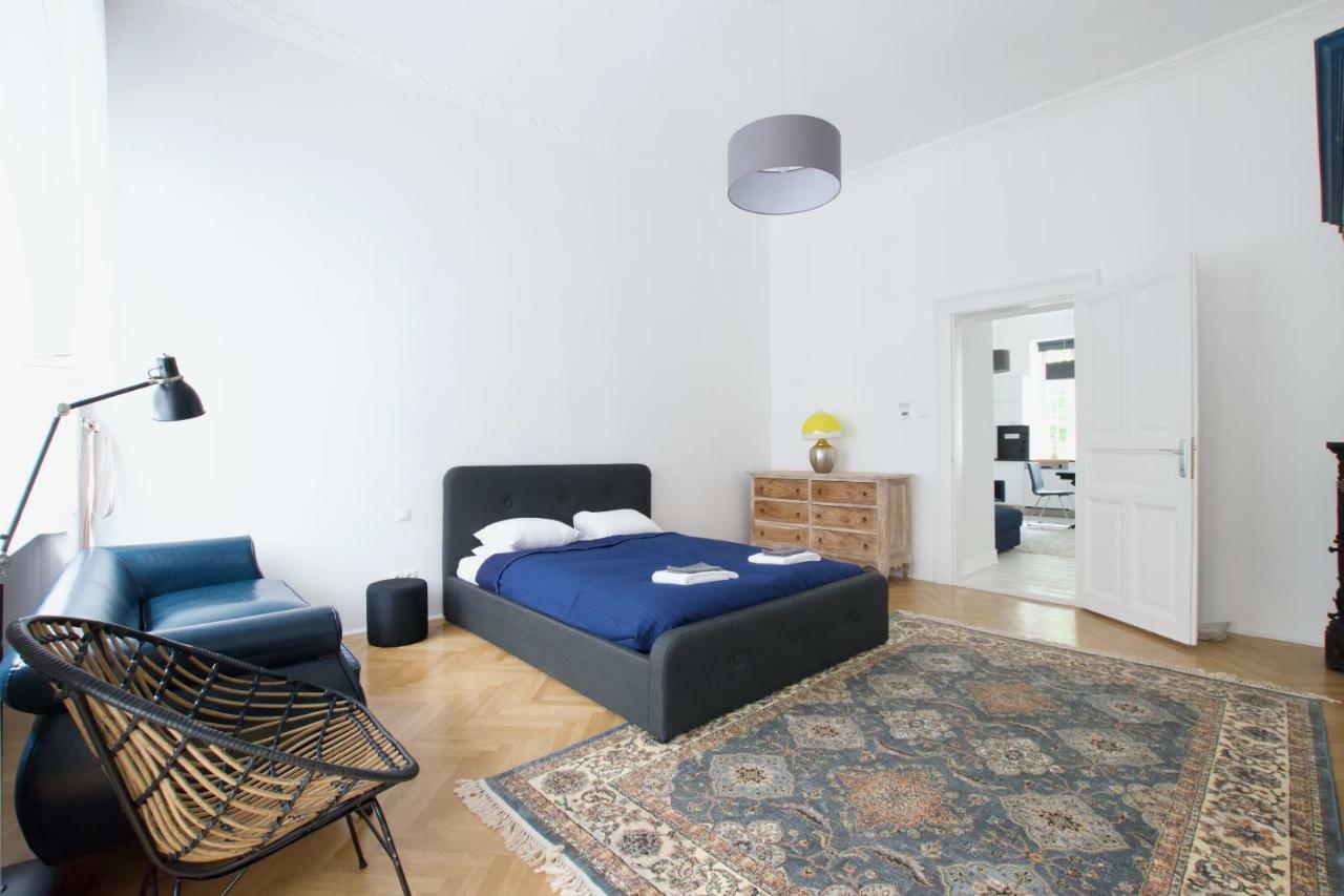 Luxury Apartment By Hi5 - Oktober 6 Street Βουδαπέστη Εξωτερικό φωτογραφία